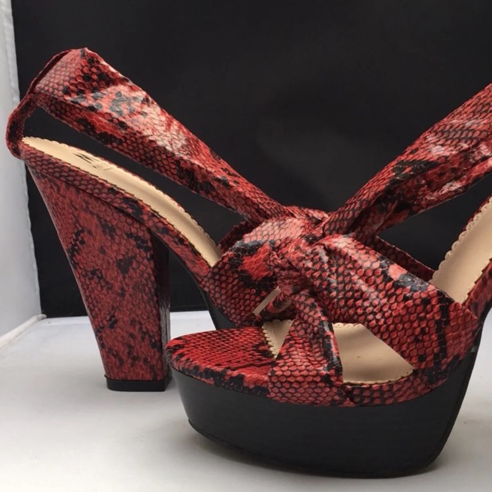 Madison By Shoe Dazzle Snakeskin Sandals - Picture 6 of 11